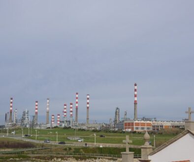 Budowa ciała stałego - od atomów do makroskopowych właściwości